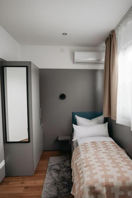 Holtrock Aparthotel Oberhausen  Bagian luar foto