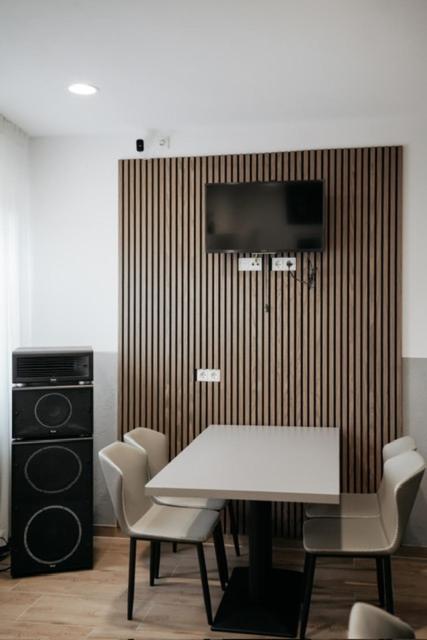 Holtrock Aparthotel Oberhausen  Bagian luar foto
